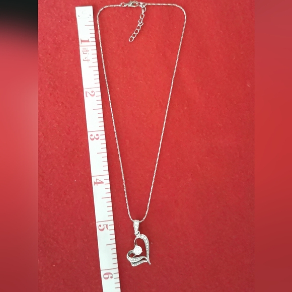 #18~Rhinestone heart shape necklace - Picture 2 of 3